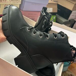 Brand new sprit combat boots